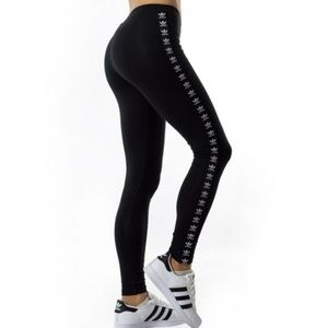 Adidas Originals Berlin leggings with taped sides